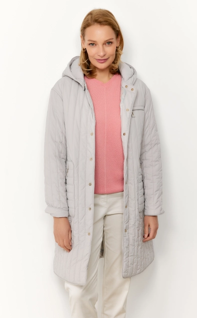 Полупальто со съемным капюшоном и вертикальной стежкой