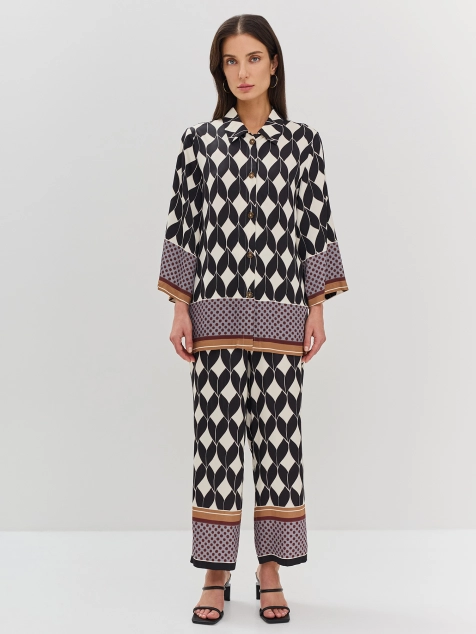 Блузка из вискозы с графичным принтом