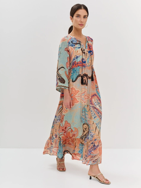 Яркое платье-макси с принтом в стиле "Бохо"