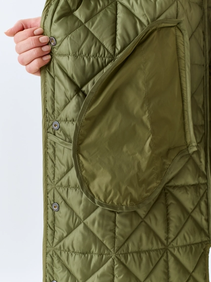 Тонкое пальто с фигурной стежкой