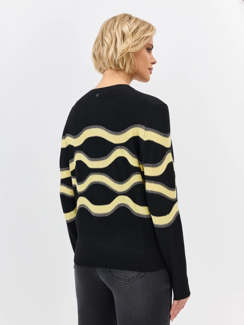 Джемпер с ярким узором