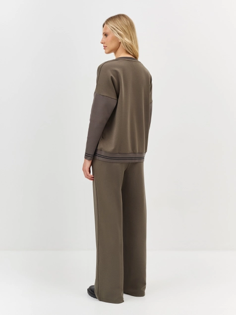 Трикотажные брюки с мягкими стрелками