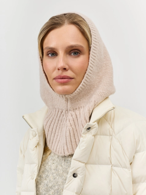 Мягкий капор с шерстью