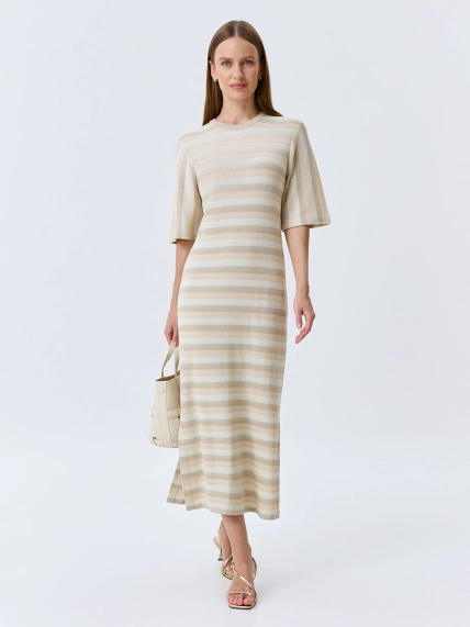 Вязаное платье в полоску