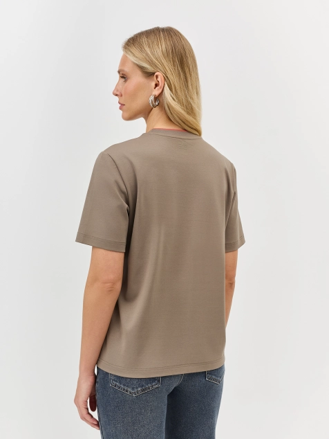 Футболка с вышивкой