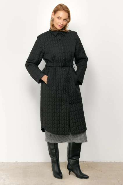 Облегченное стеганое пальто на легком утеплителе 