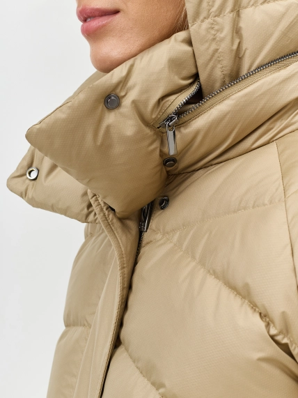 Oversize пуховик с акцентными карманами