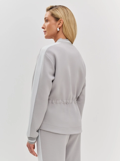 Трикотажный бомбер в стиле color block