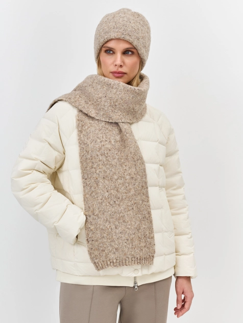 Укороченная шапка с шерстью