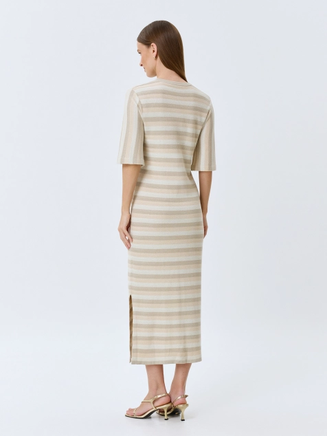 Вязаное платье в полоску