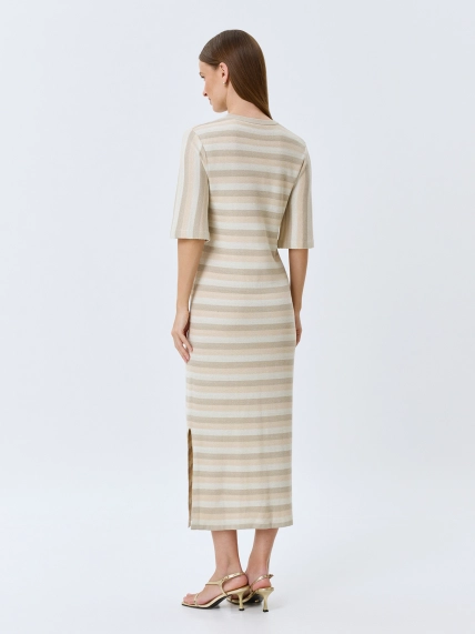 Вязаное платье в полоску