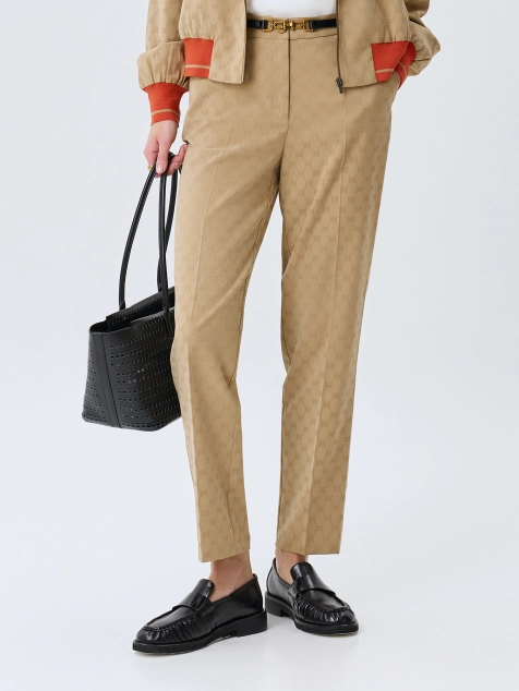 Брюки из брендированного текстиля