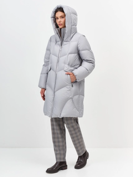Объемный пуховик с фигурной стежкой