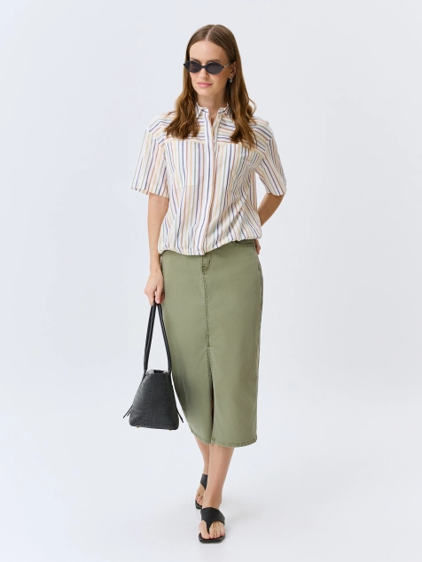 Легкая блузка в яркую полоску