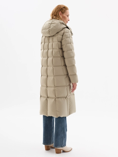 Удлиненный пуховик с квадратной стежкой