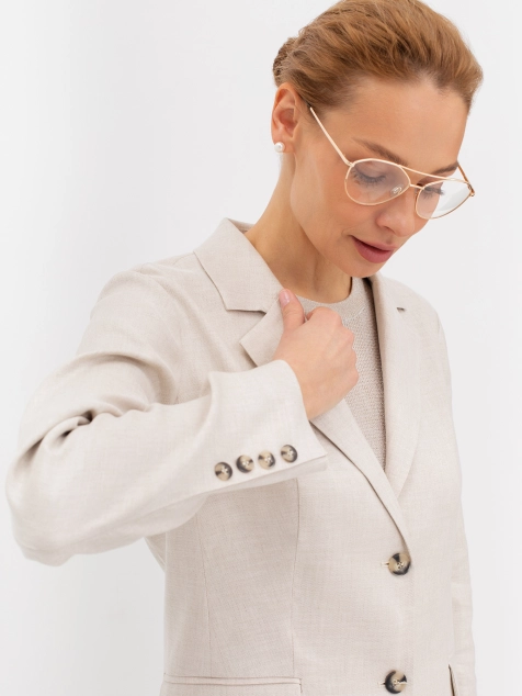 Классический льняной жакет с акцентными пуговицами