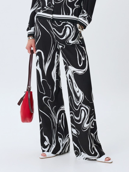 Брюки с графичным принтом