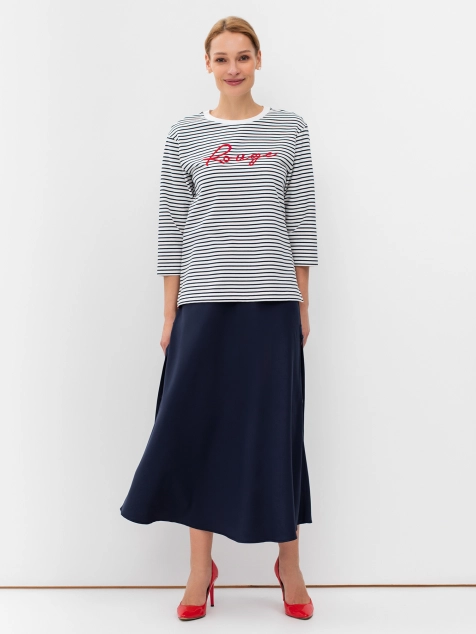 Джемпер в полоску с яркой вышивкой