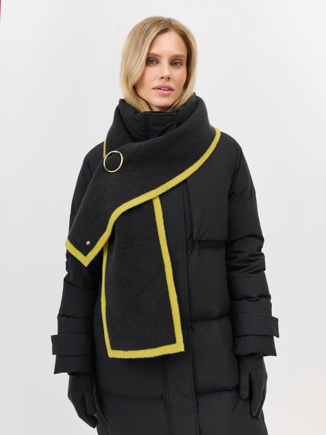 Вязаный шарф с контрастным краем