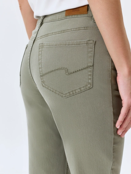 Оливковые джинсы Slim fit