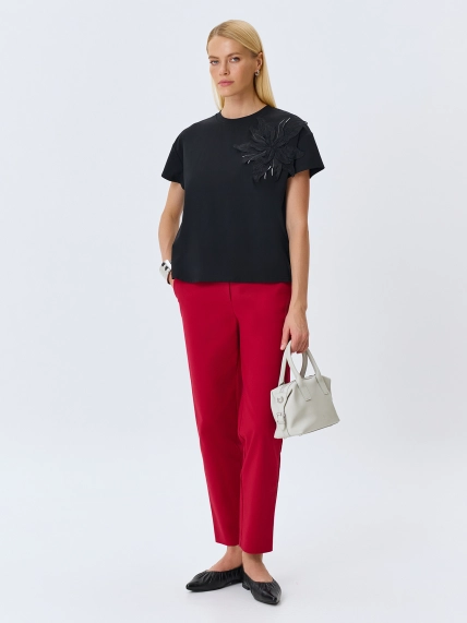 Блузка с акцентным декором