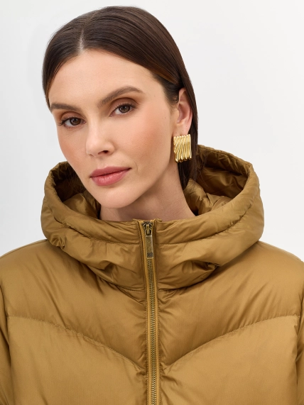 Яркая куртка с эффектом металлик